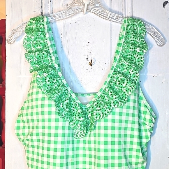 Lands' End Womens Checked Green White Eyelet Ruffled One Piece Swimsuit 16W - Picture 2 of 5